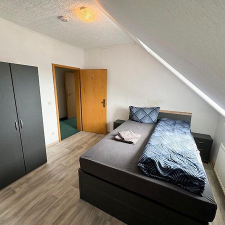 Grosse & Voll Ausgestattete Apartments, Studios, Doppelzimmer, Workspace, Parkplatz, Netflix, Prime & Schnelles Wifi In Ruhiger Lage Mit Garten ルドルシュタット エクステリア 写真