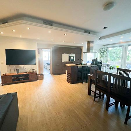 Grosse & Voll Ausgestattete Apartments, Studios, Doppelzimmer, Workspace, Parkplatz, Netflix, Prime & Schnelles Wifi In Ruhiger Lage Mit Garten ルドルシュタット エクステリア 写真