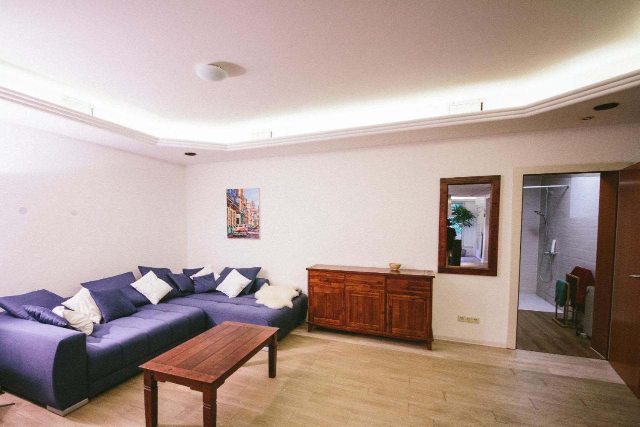 Grosse & Voll Ausgestattete Apartments, Studios, Doppelzimmer, Workspace, Parkplatz, Netflix, Prime & Schnelles Wifi In Ruhiger Lage Mit Garten ルドルシュタット エクステリア 写真