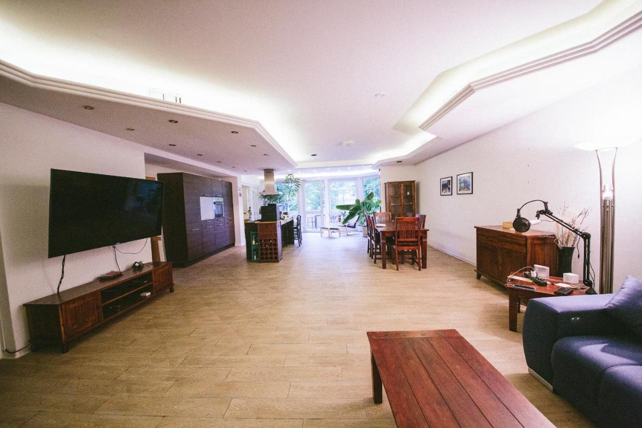 Grosse & Voll Ausgestattete Apartments, Studios, Doppelzimmer, Workspace, Parkplatz, Netflix, Prime & Schnelles Wifi In Ruhiger Lage Mit Garten ルドルシュタット エクステリア 写真