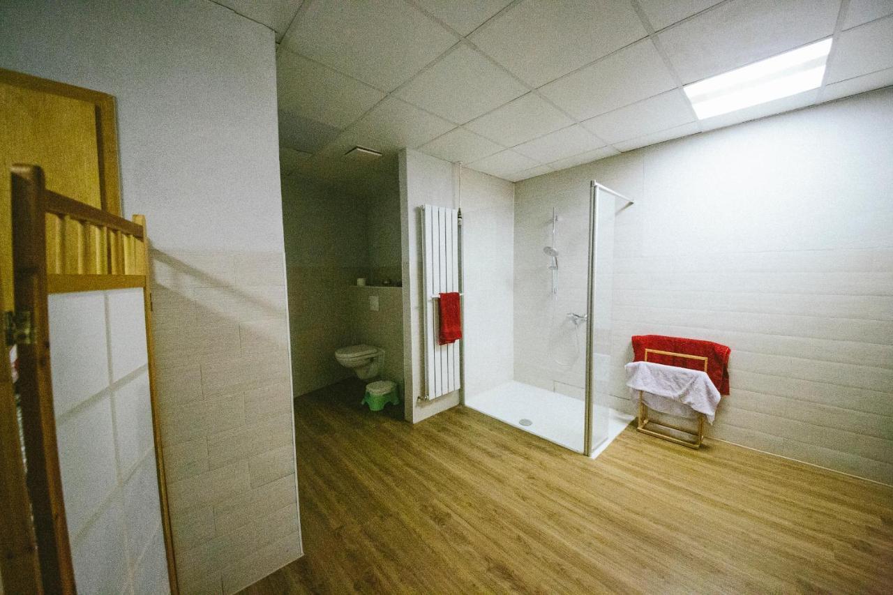 Grosse & Voll Ausgestattete Apartments, Studios, Doppelzimmer, Workspace, Parkplatz, Netflix, Prime & Schnelles Wifi In Ruhiger Lage Mit Garten ルドルシュタット エクステリア 写真