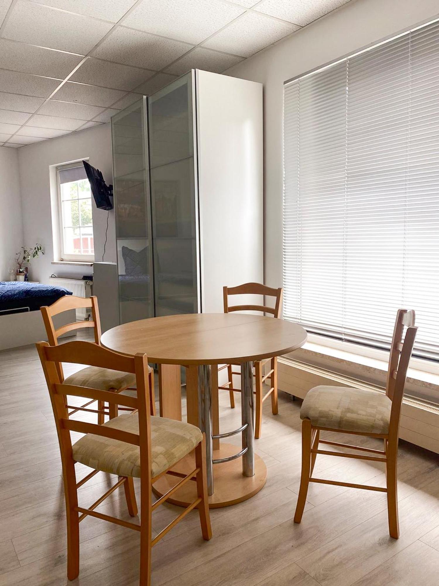 Grosse & Voll Ausgestattete Apartments, Studios, Doppelzimmer, Workspace, Parkplatz, Netflix, Prime & Schnelles Wifi In Ruhiger Lage Mit Garten ルドルシュタット エクステリア 写真