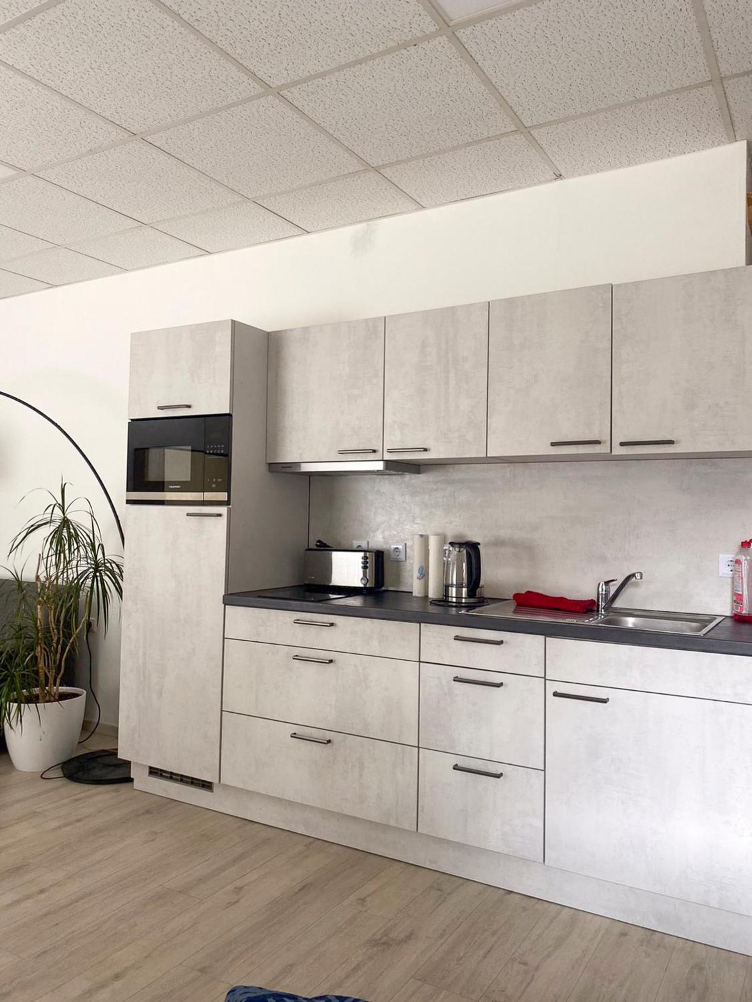 Grosse & Voll Ausgestattete Apartments, Studios, Doppelzimmer, Workspace, Parkplatz, Netflix, Prime & Schnelles Wifi In Ruhiger Lage Mit Garten ルドルシュタット エクステリア 写真