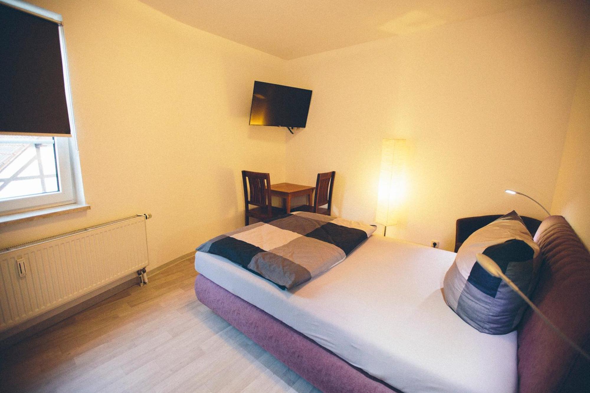 Grosse & Voll Ausgestattete Apartments, Studios, Doppelzimmer, Workspace, Parkplatz, Netflix, Prime & Schnelles Wifi In Ruhiger Lage Mit Garten ルドルシュタット エクステリア 写真