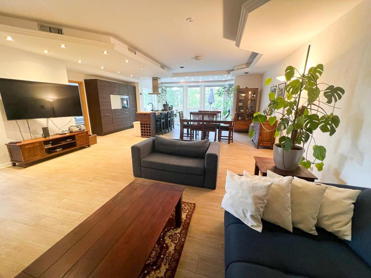 Grosse & Voll Ausgestattete Apartments, Studios, Doppelzimmer, Workspace, Parkplatz, Netflix, Prime & Schnelles Wifi In Ruhiger Lage Mit Garten ルドルシュタット エクステリア 写真