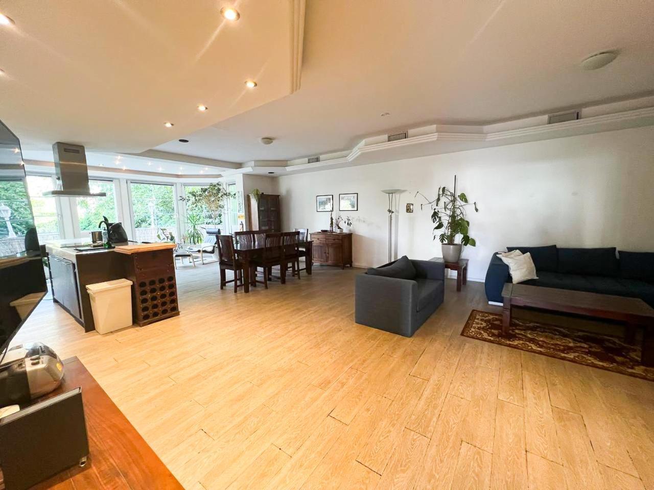 Grosse & Voll Ausgestattete Apartments, Studios, Doppelzimmer, Workspace, Parkplatz, Netflix, Prime & Schnelles Wifi In Ruhiger Lage Mit Garten ルドルシュタット 部屋 写真